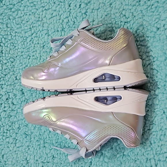 Sketchers - Picture 4 of 5